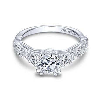 ER13900C4W44JJ / 14k White Gold Cushion Cut 3 Stones Diamond Engagement Ring